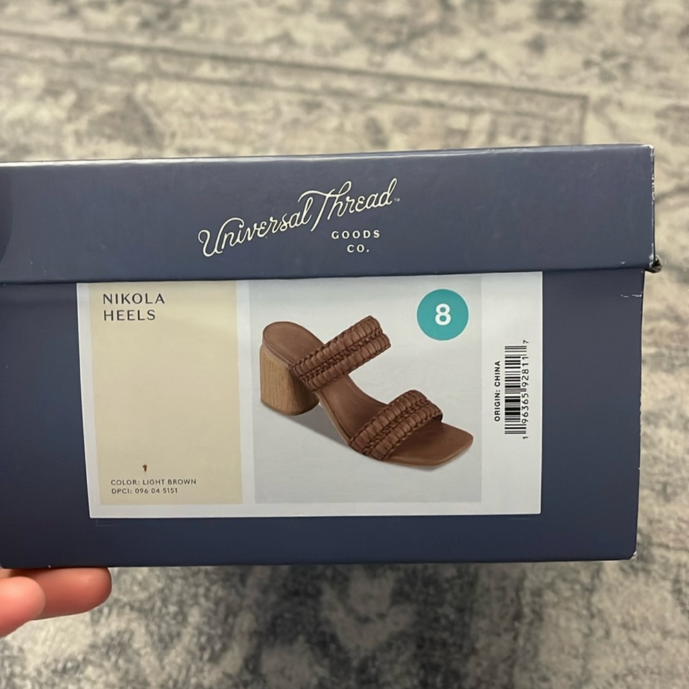 Universal thread nikola heels